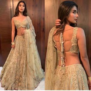 Exclusivo Royal Heavy Zari bordado Lehenga Impresionante diseñador de boda y ropa de fiesta para novias - Product Image 2