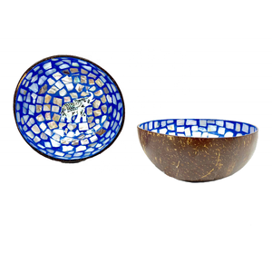 Cuenco de cáscara de coco VN de artesanía lunar de Vietnam con incrustaciones de nácar - Product Image 1