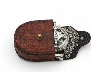Boussole de travail nautique collier cadran solaire en laiton boussole 47Mm avec étui en cuir boussole par Calvin Handicraft - Product Image 1