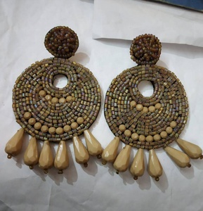 ต่างหูทรงหยดน้ำสีดำทรงกลมสไตล์อินเดียสำหรับงานแต่งงาน - Product Image 3