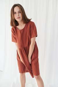 Robe midi en polyester à col rond et manches courtes, coupe ample, couleur unie, respirante, pour l'été, idéale au quotidien, taille haute, style A-line - Product Image 4