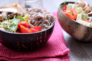 Bol à soupe à la noix de coco 100% fait à la main petit design artisanal de 4.5 pouces avec motif floral ustensiles de cuisine mariages aliments meilleur prix Vietnam - Product Image 4