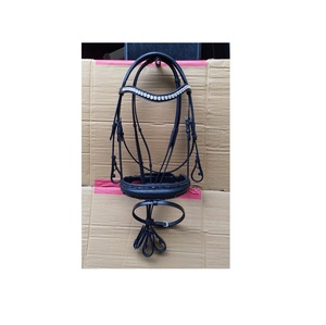 Ensemble de bride de cheval anatomique élégant avec muserolle et bandeaux de pierres de cristal pour la mode équestre - Product Image 1