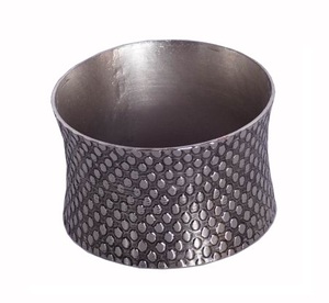 Servilleteros de latón hechos a mano de lujo Soportes de metal de diseño redondo elegante para bodas Fiestas Hoteles - Product Image 4