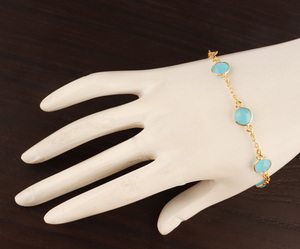 Pulsera de mujer de 8mm, de excelente calidad, cadena ajustable chapada en oro, Calcedonia azul cielo facetado redondo, con cierre de langosta - Product Image 4