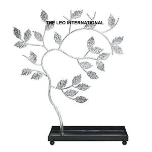 Support de présentation de Noël en forme d'arbre, finition argentée et noire, en fer forgé, style Art Déco classique, fait main - Product Image 1