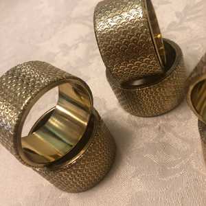 Rond de serviette de sculpture sur bois de mangue de haute qualité caractéristique stockée pour la décoration de Table de mariage de fête pour la cuisine Restaurants hôtels - Product Image 5