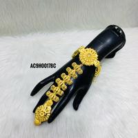 Ensemble de bijoux plaqué or avec breloque en forme de fleur mignonne, bague et bracelet pour femme