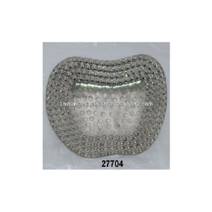 Tazón de bandeja con forma de manzana de aluminio plateado grabado utilizado para servir bocadillos y alimentos - Product Image 1