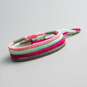 สร้อยข้อมือมิตรภาพแบบถักทันสมัย - Product Image 1