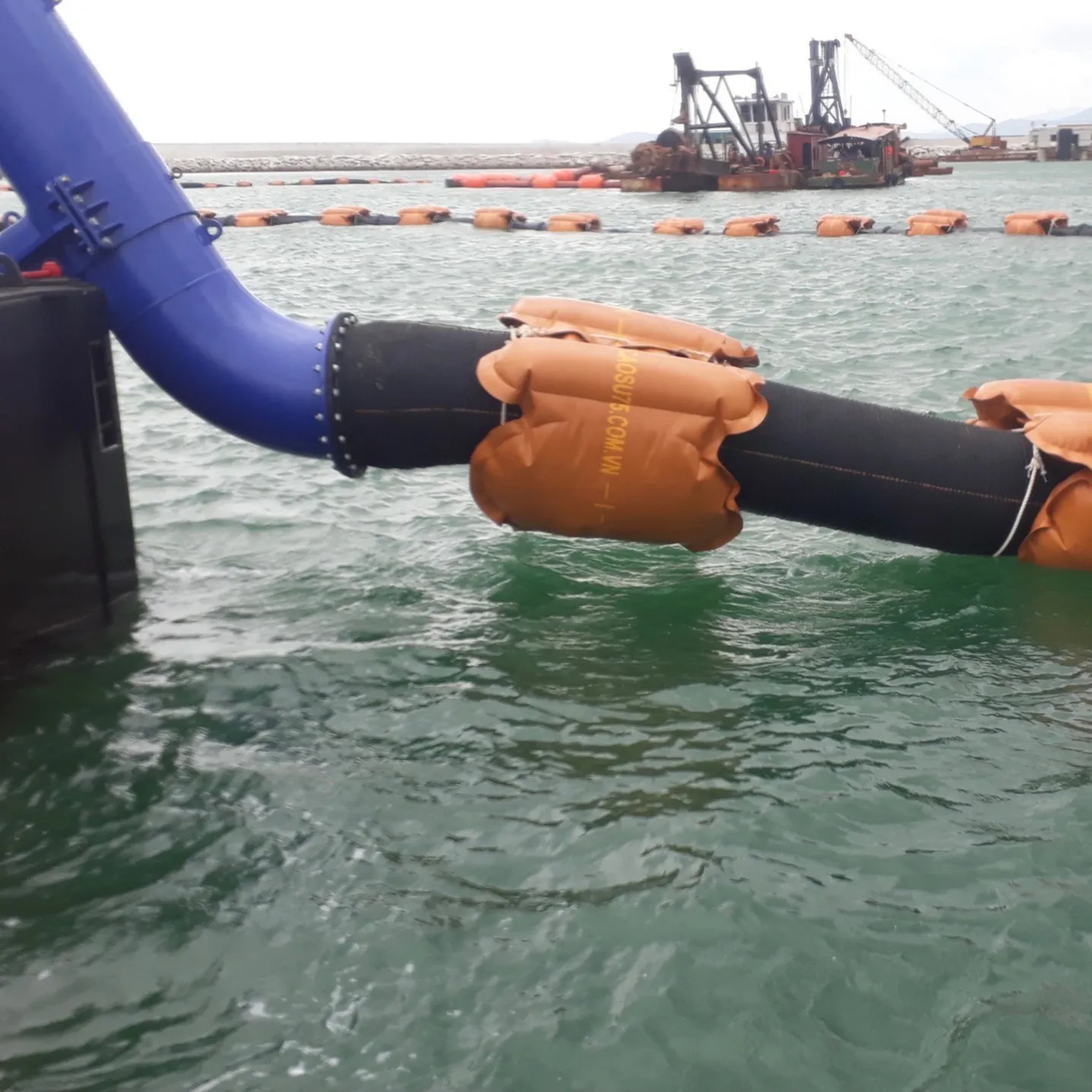 海港の浚渫耐摩耗性のためのゴム製ホース超耐久性のあるカスタマイズされたサイズとフランジ