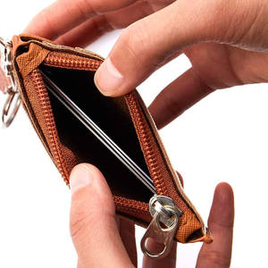 Logo en relief personnalisé porte-carte D'IDENTITÉ en cuir - Product Image 2