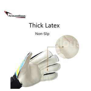Guantes de fútbol de calidad excepcional, látex alemán duradero y cuero transpirable con empuñaduras de valor inmejorable - Product Image 4