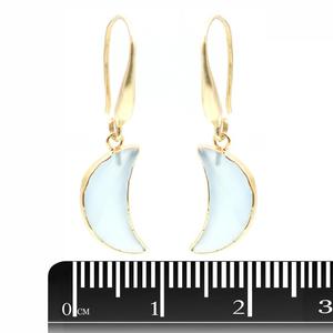 Pendientes de Calcedonia Aqua de 32-33 mm con Alambre de Latón y Plata de Ley, Forma de Luna, Baño de Oro - Product Image 3