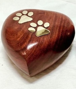 Best Selling Heart Shaped Paw Print Wooden Pet Cremation Urn Antique <b>Memorial</b> Ashes <b>Box</b> for Dog Cat Keepsake Funeral Urn - Product Image 2
