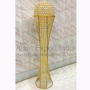 Trofeo de centro de mesa de boda de oro nuevo - Product Image 1