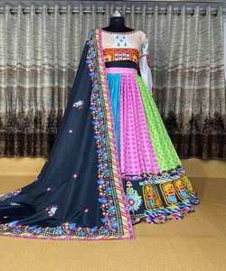 Tenue de fête Nouvelle collection dernière tendance Designer indien Travail manuel Multicolore Coton Soie Lehenga Choli Blouse Traditionnel Personnalisé - Product Image 3