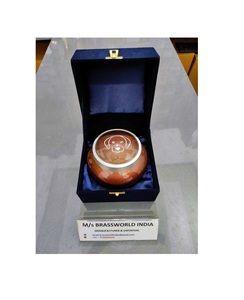 Urne de crémation pour animaux de compagnie Odyssey peinte à la main différentes tailles fournitures funéraires en aluminium - Product Image 1