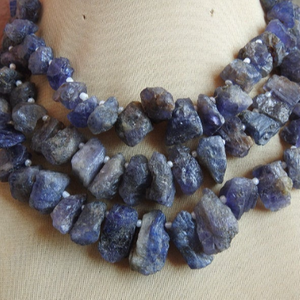 Pepitas de briolette azules de losa rugosa Natural de tanzanita, 10 pulgadas de largo, 15-8MM, minerales crudos sueltos aproximados para la fabricación de joyas - Product Image 1