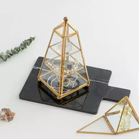 Présentoir de table pyramidal pour boucles d'oreilles et colliers, boîte en verre, design classique américain, écologique, en métal durable, pour décoration intérieure de style ancien