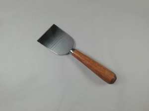 Cortador de Queso de Acero Inoxidable de Diseño Antiguo con Mango Marrón, Cubertería Personalizada para Bodas, Ecológica, Elegante y Única - Product Image 2