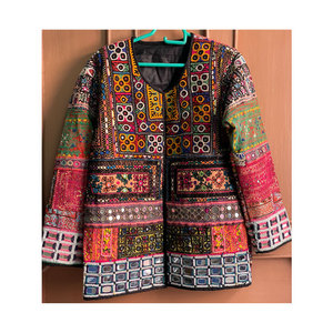 Chaquetas Banjara de Tela de Algodón con Bordado Tribal a Precio Económico - Product Image 1