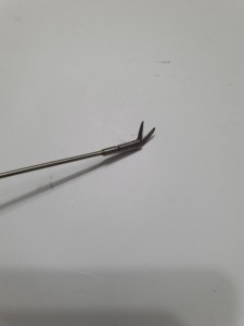 Ciseaux micro-laryngés droits (25cm) en acier inoxydable fait à la main en finition dorée et mate pour une utilisation opérationnelle - Product Image 4