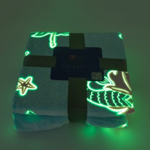 Couverture en flanelle, noir, avec logo personnalisé - Product Image 2
