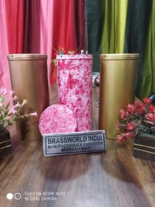 Urne triple en laiton de 9 pouces de style américain Fournitures funéraires pour adultes par Brassworld Inde Mémorial en métal de type trépied - Product Image 4