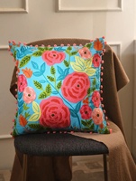 Housse de coussin carrée moderne de luxe indienne brodée à la main à motifs floraux, bleu ciel, en coton, pour salon, hôtel, vente en gros, décoration intérieure