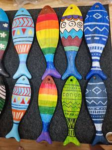 Forme de poisson en bois de style moderne artisanat d'art décoratif suspendu en bois sculpté poisson fabriqué au Vietnam fait à la main poisson en bois décoratif - Product Image 6