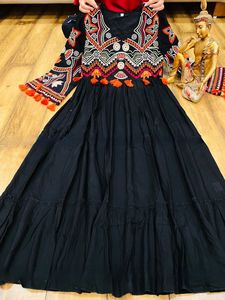 Robe en tissu rayonne, vêtement à manches longues de couleur noire, pour femmes - Product Image 2