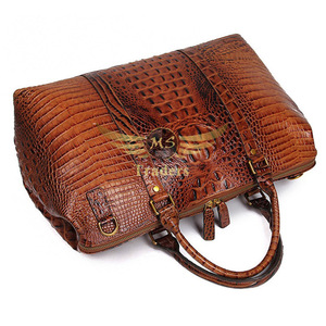 Sac de voyage Weekender en cuir véritable pour transporter différents accessoires 2023 New Style Women Crocodile Grain Pattern Duffle Bag - Product Image 4