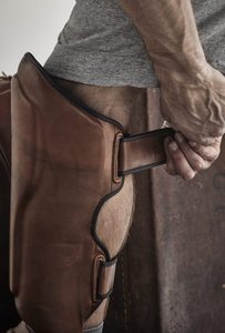 Găng tay MMA Muay Thái bảo vệ cẳng chân, logo tùy chỉnh, đệm mút cao cấp, khóa dán, chất liệu da bò PU, dụng cụ tập luyện - Product Image 3