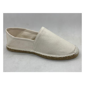 Espadrilles de couleur unie de conception traditionnelle légère chaussures plates de l'exportateur indien fermeture à enfiler pour l'été - Product Image 1