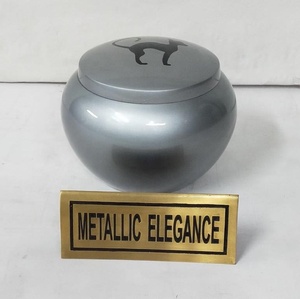 Élégance Métallique : Urne funéraire en métal de style américain pour cendres d'animaux, taille personnalisable, fournitures funéraires en gros/Odyssey - Product Image 1
