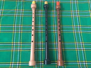 Cornemuse écossaise traditionnelle en plastique avec accents en bois de rose, instrument de musique traditionnel, cornemuse en bois noir, chanteur - Product Image 5