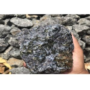 Pierres brutes de jaspe gabbro indigo naturel pour la guérison, la bijouterie et la décoration - Product Image 1