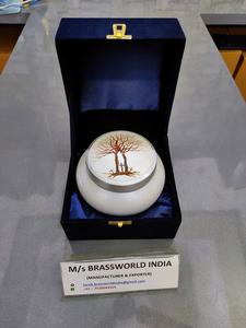 Unity Pastel biodégradable peint à la main odyssey crémation urn funérailles fournitures Brassworld inde - Product Image 5