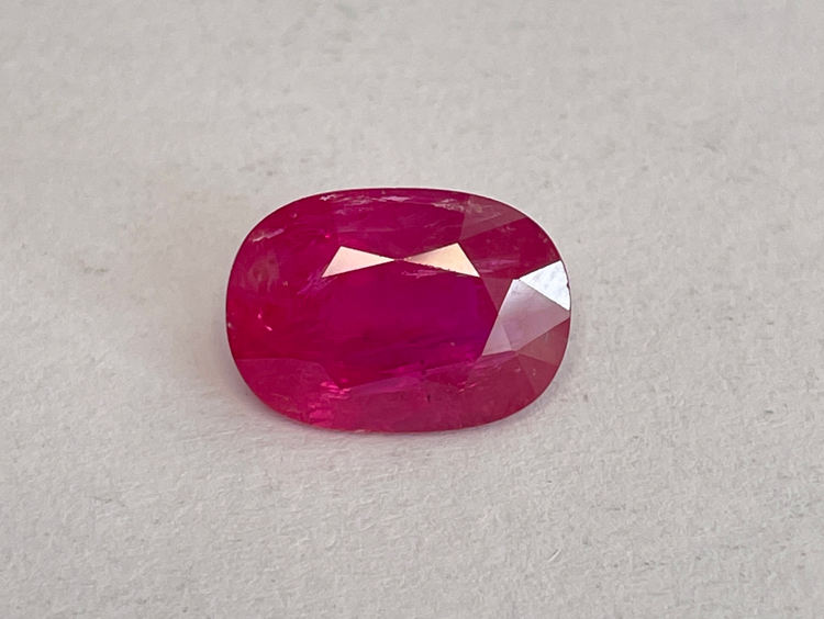 สีชมพูแดง