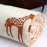 Couverture bleue girafe pour tout-petits, pour tout-petits, toutes saisons, matelassé imprimée à la main
