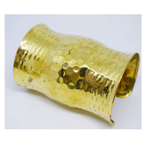 2027 Conjunto de Joyería Hecho a Mano para Mujer, Estilo Antiguo Martillado, Brazalete de Latón Pesado de Moda, Talla Ajustable, Diseño de Brazalete Cortado con Láser, Hecho en India - Product Image 5