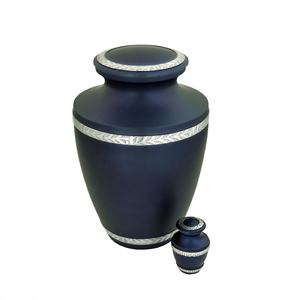 Urne funéraire bleue élégante sculptée à la main en métal de qualité supérieure Urnes funéraires décoratives de qualité supérieure Urnes à cendres faites à la main - Product Image 5