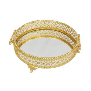 Vajilla de lujo Plato para servir comida Bandejas de metal Acabado chapado en oro Diseño en relieve Bandeja para servir de forma redondeada - Product Image 1