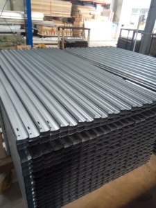 Pièces de <span class=keywords><strong>porte</strong></span> de <span class=keywords><strong>garage</strong></span> sectionnelle Master Well Best Sale, <span class=keywords><strong>rail</strong></span> vertical et horizontal, <span class=keywords><strong>rail</strong></span> de <span class=keywords><strong>porte</strong></span> de <span class=keywords><strong>garage</strong></span> aérien - Product Image 5