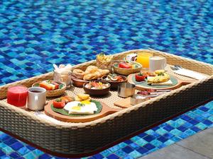 Bandeja Flotante de Plástico para Desayuno, Bandeja de Mimbre para Servir Bebidas en la Piscina, Brunch, Comida - Product Image 5