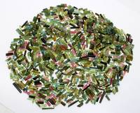 Centre de forme brute de pierre précieuse multi-tourmaline naturelle foré 2x4mm-2x15mm 15g de haute qualité en provenance d'Afghanistan