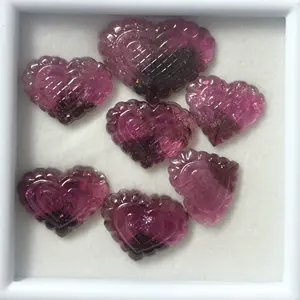 天然粉红色电气石心形雕刻宝石，用于半珍贵珠宝，从制造商供应商那里购买