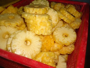 Queen Victorya Piña enlatada en almíbar ligero Mejor precio Trozos en rodajas Piezas Sra. Laura - Product Image 3