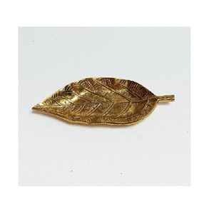 Handmade Metal Leaf Shaped <b>Decorative</b> <b>Plate</b> Engraved Plant Pattern Minimalist Design New Design Hot Selling Aluminum Leaf Shaped - Product Image 3